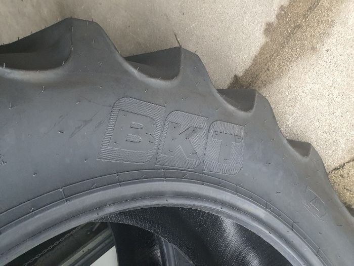Cauciucuri 420/85R34 noi agricole Radiale echivalent cu 16.9-34 WYX2