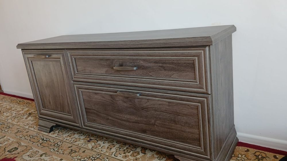 Продается шкаф под телевизор
