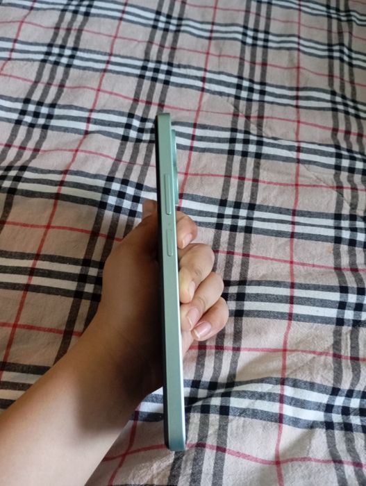 REDMI 13C xotirasi 6/128     yili 2024 dekabr