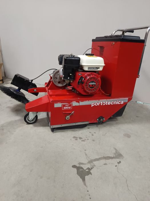 Бензинова метачна машина