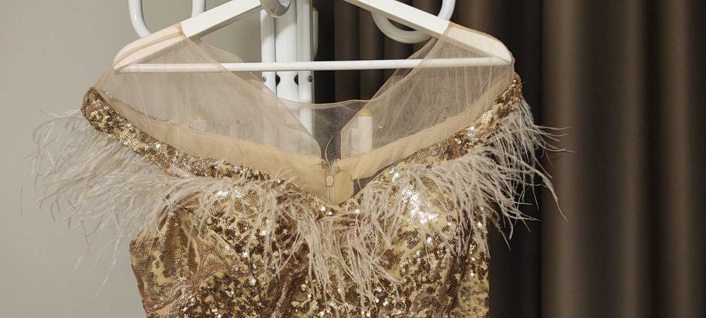 Официална рокля в златисто