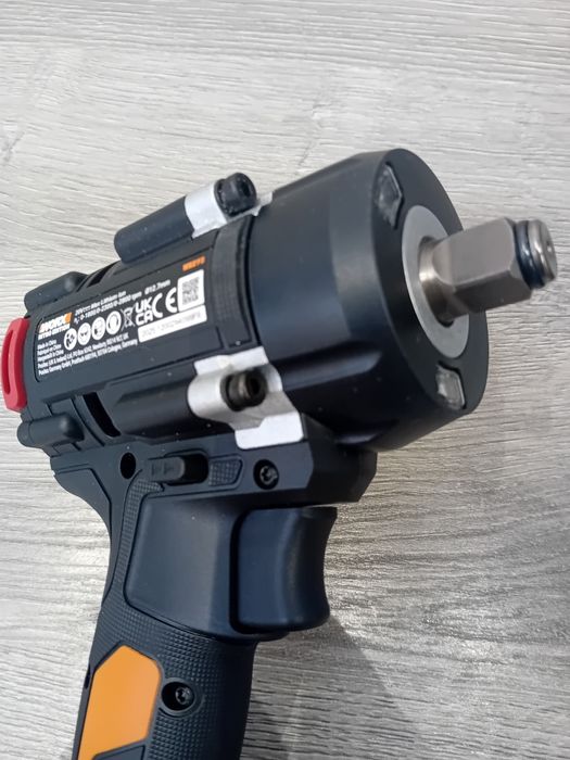 Mașina de înșurubat cu impact WORX WX 273 / 20V