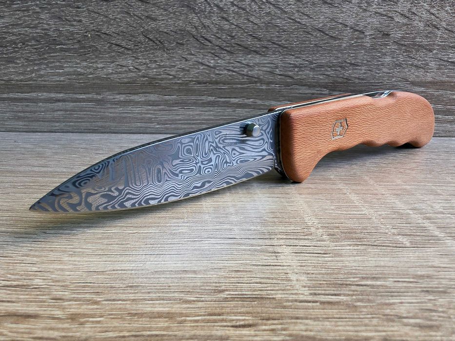 Victorinox Evoke Wood Damast Limited Edition 2026