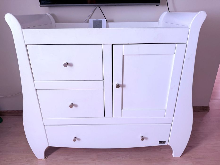 Tutti Bambini - set mobilier alb format din 3 piese: pătuț, comodă și dulap