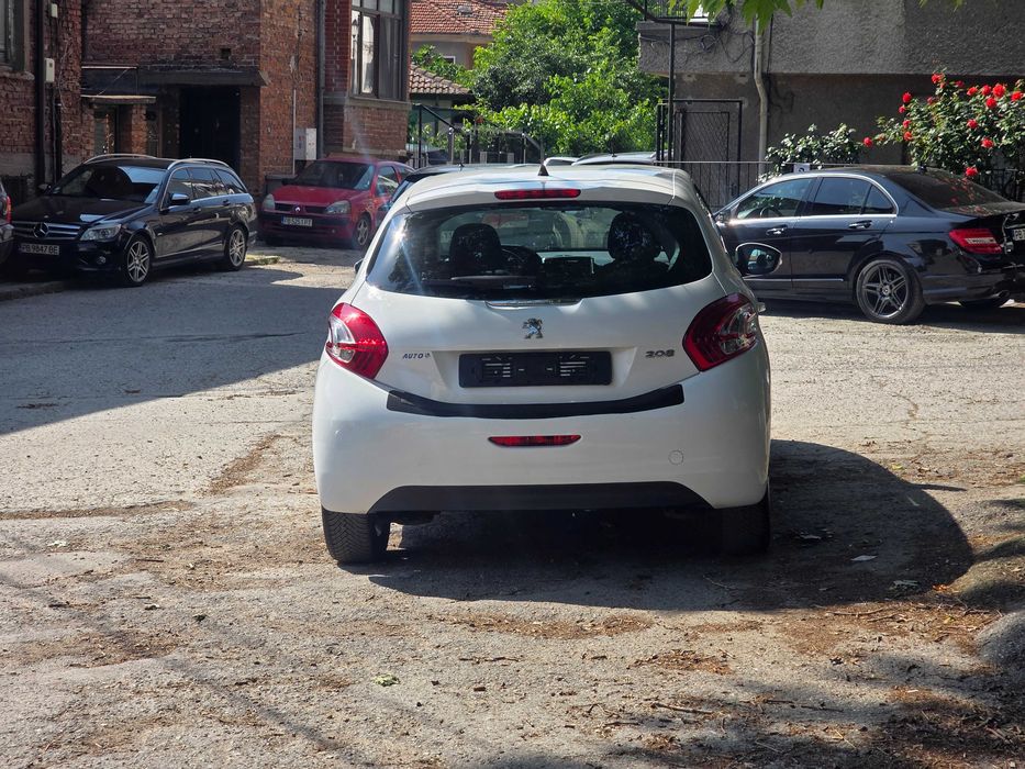 Peugeot 208 1.4i Бензин Газ Климатик Фейслифт