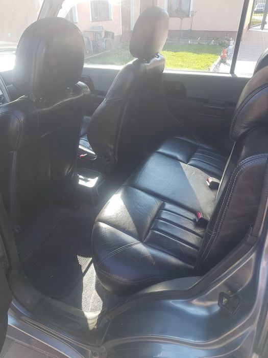 Vand masina 4x4 mitsubishi Pajero Pinin 2100€ negociabil