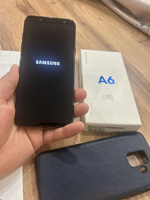 Продаётся Samsung Galaxy A6 (32 ГБ)