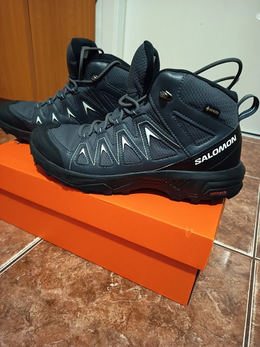 Ghete Salomon impecabile - Vândute