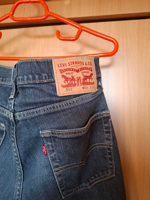 Blugi dama marimea 31/32 noi Levi Strauss