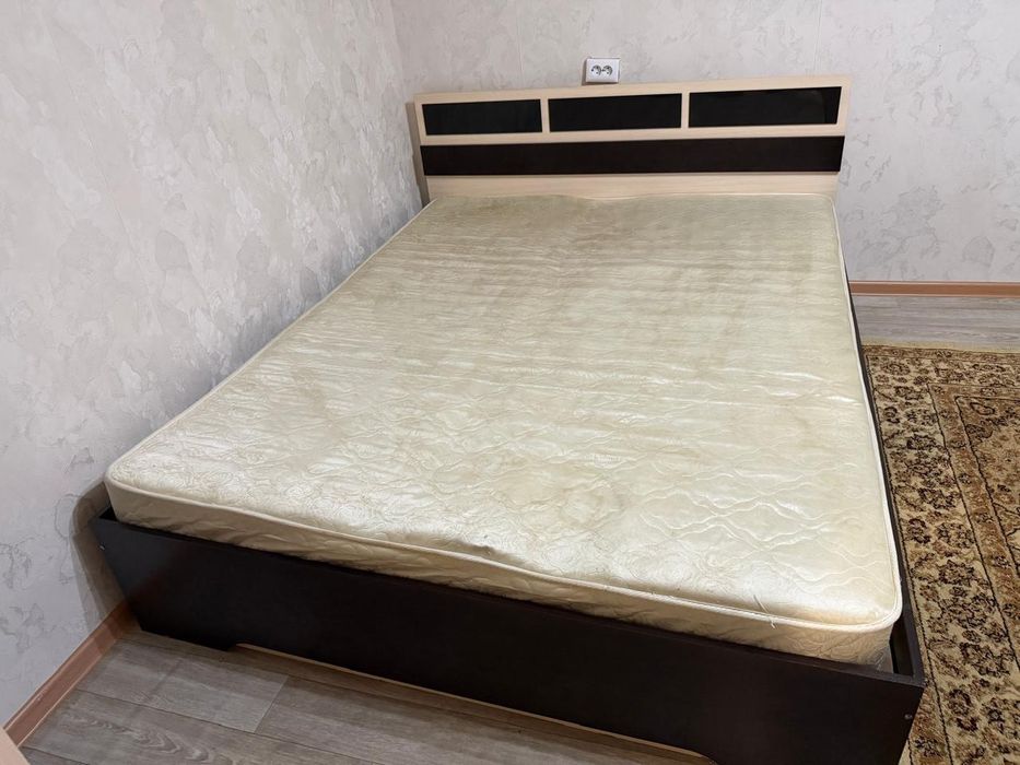 Отдам бесплатно диван и кровать