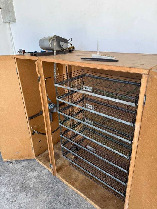 Инкубатор 600 дона товуқ тухумига сотилади.  Тўлиқ автомат.