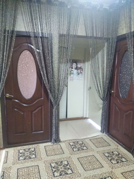 Квартира сотилади 10 мкрн, срочно!