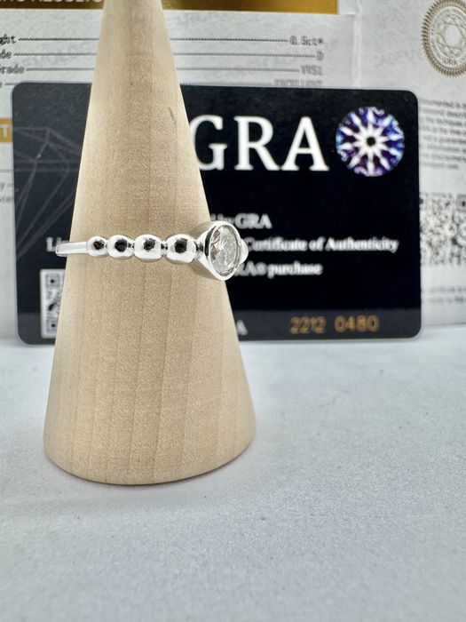 Сребърен пръстен с мойсанит (Диамант) 0.5 карата