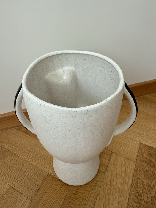 Ваза / кашпа “Лице с дръжки” - керамика, нова