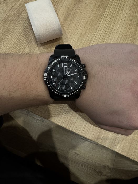 Часовник Guess GE0211G3