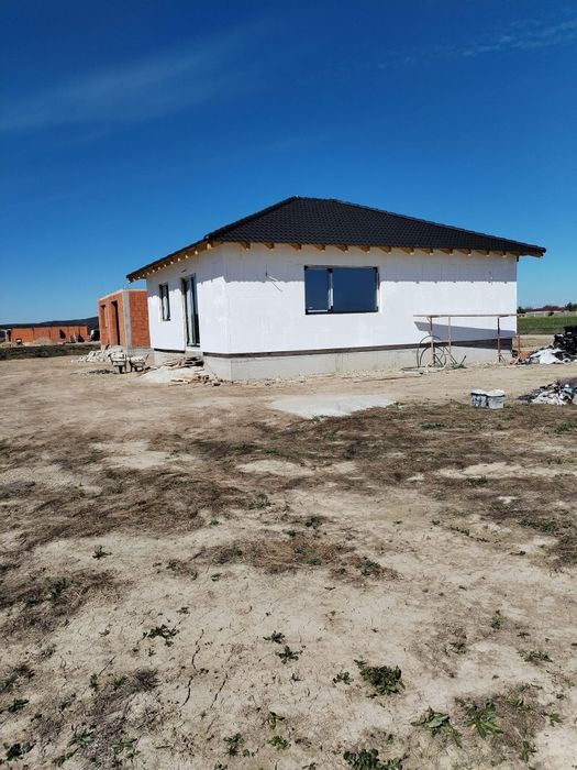 Casă cu geamuri și polistiren Oșorhei - Oportunitate unică de investiț