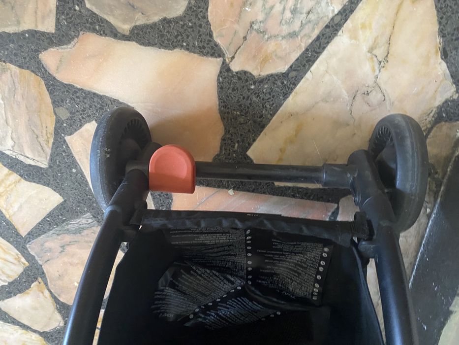 Stokke Yoyo 3 ползвана само 2 месеца като нова, кош (0-6), седалка 6+м