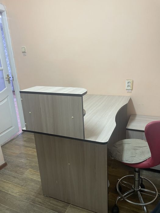 Продам стол……… ……………..