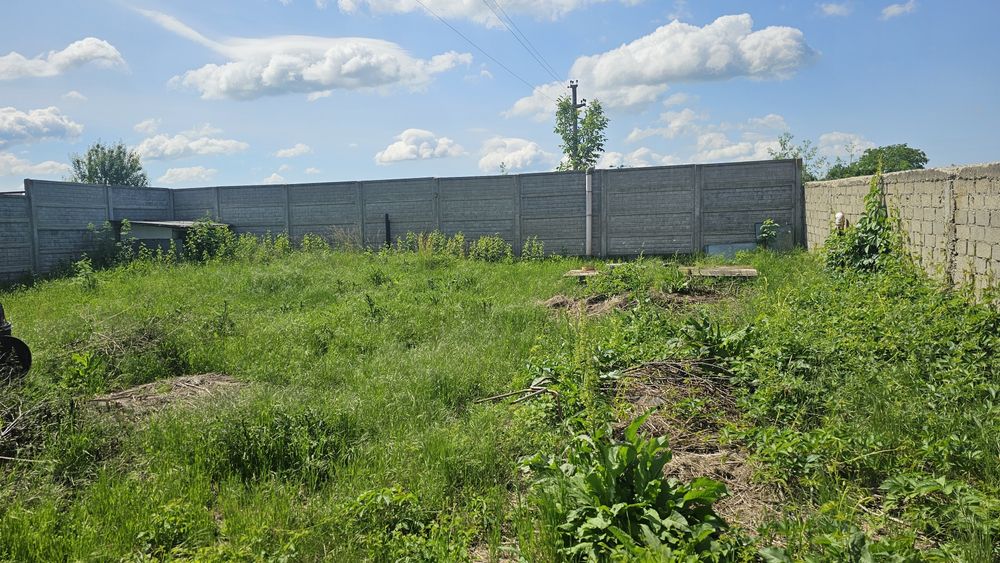 Vand teren In Comuna petrechioaia , sat surlari