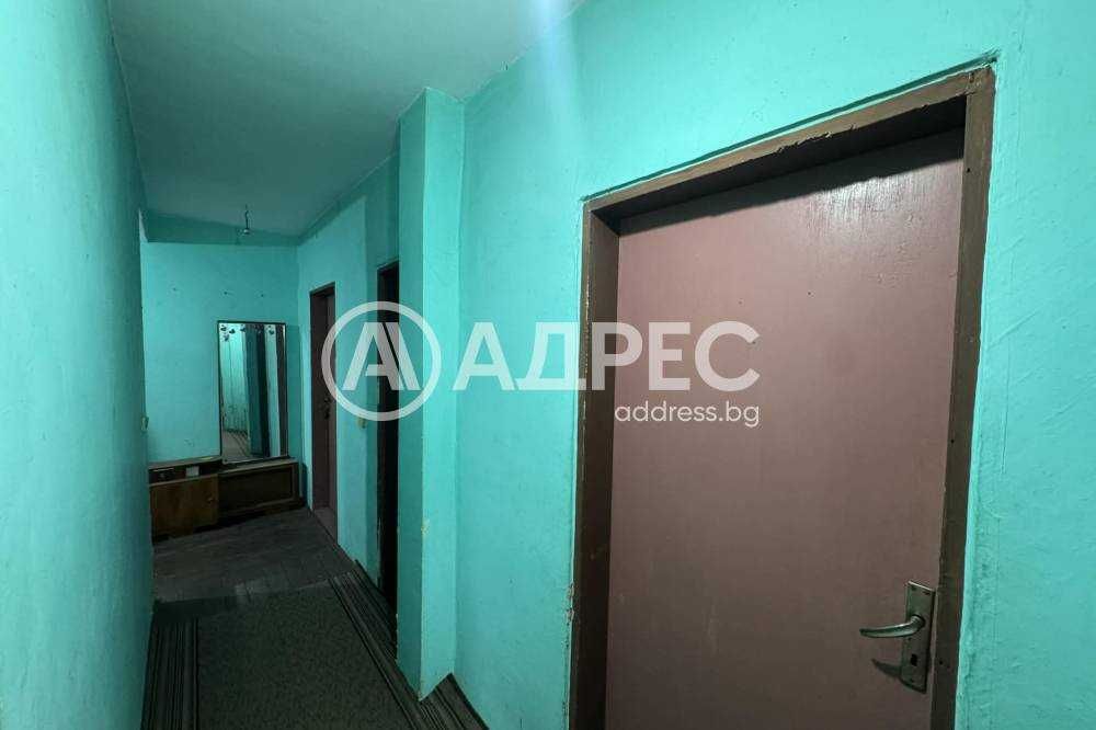 Етаж от къща в град Попово с отлична локация