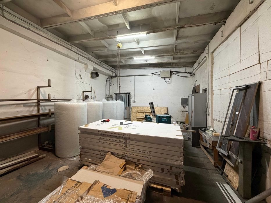 Hala 200MP ,  zona GIulesti pretabil , depozit , service auto  , etc