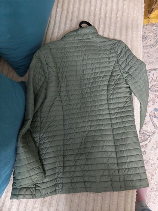 Продаю осеннюю куртку