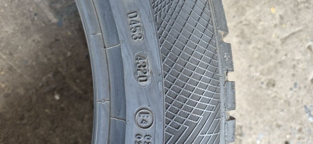 4 anvelope iarna Continental 255/50/20.Pretul este pe bucata
