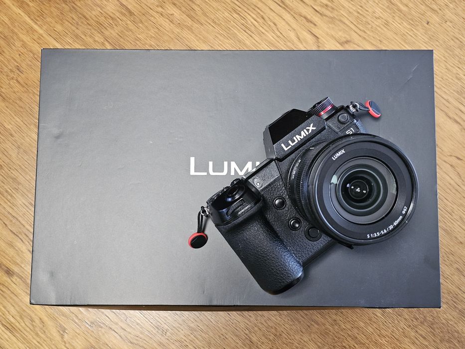 Lumix S1 DC-S1, LUMIX 20-60mm f/3.5-5.5