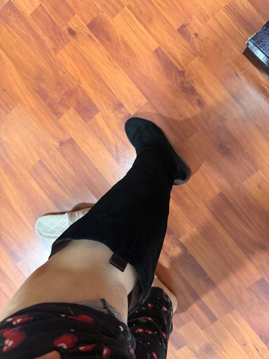 38 размер. Замшевые качественные сапоги.