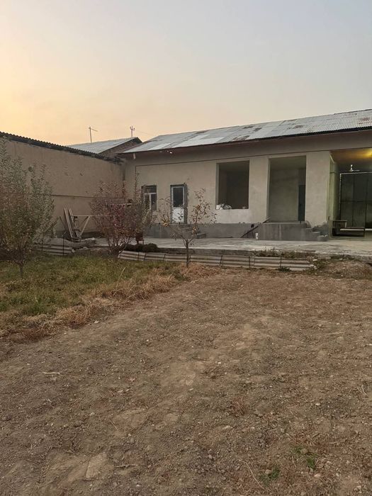 Бектемир тумани. Бинокор поворотидан 2км. кирганда. 3соток 3хона.