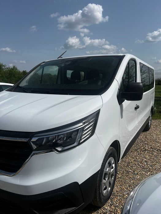 Inchiriez autoturisme si microbuze