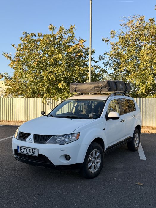 Vand Mitsubishi Outlander 2 an 2008, 4x4, 7 locuri