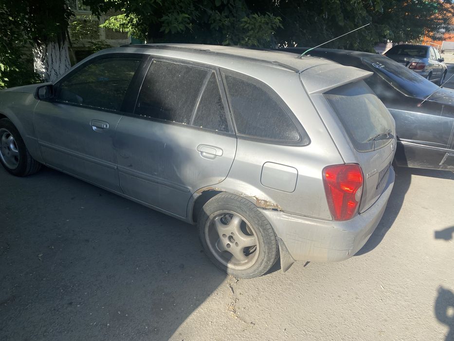 Продам Мазду Фамилия