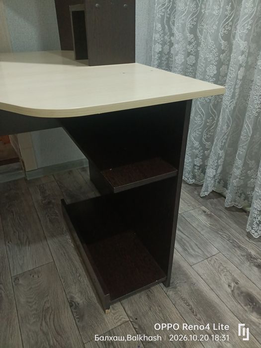 Стол компьютерный, письменный