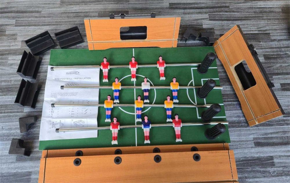Mini masă fotbal Rusher – aproape nouă, cu cutie originală
