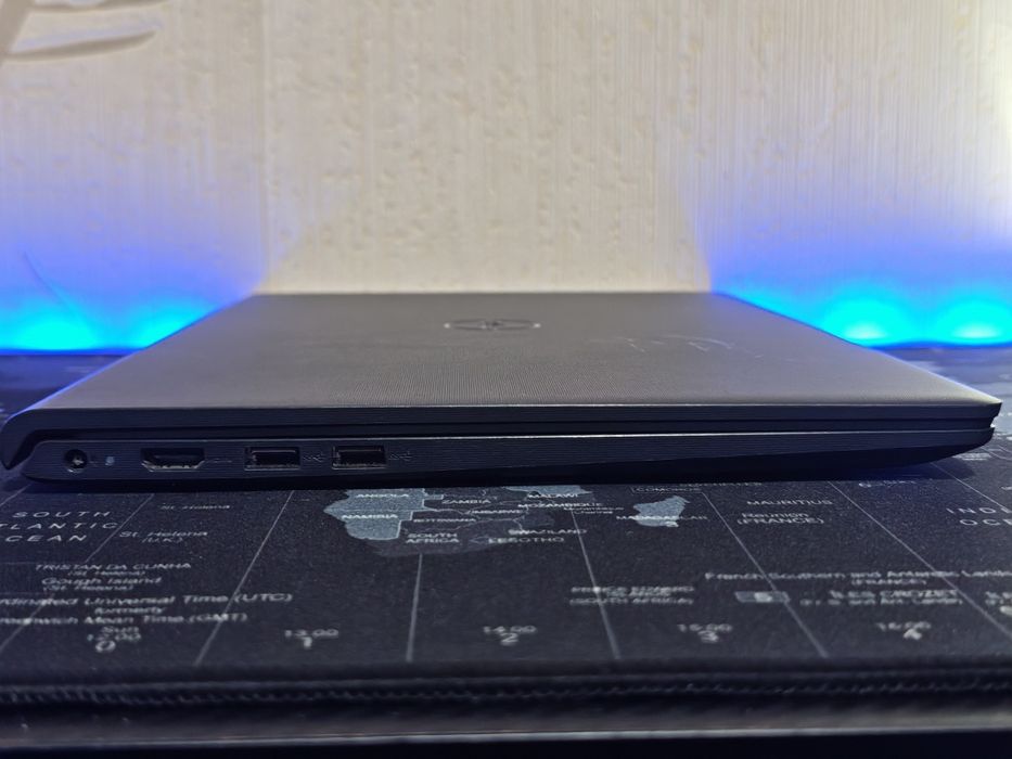 DELL Vostro 15 3510 Лаптоп