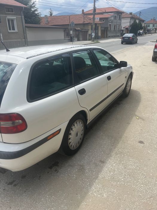 Volvo V40 1.6/109 коня