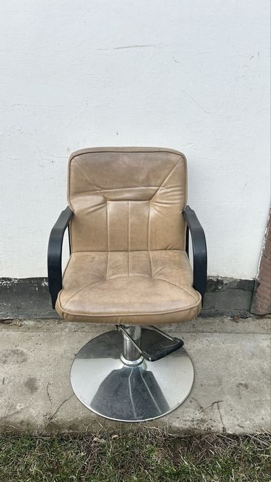 Продам кресло для салона красоты