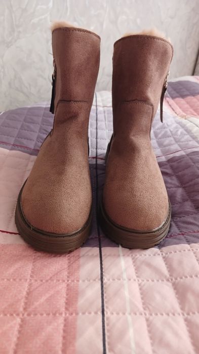 Срочно продам ботинки