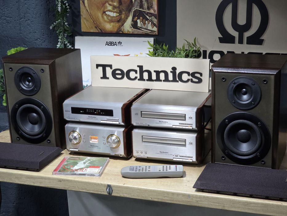 Sistem audio TECHNICS HD550, amplificator, cd-player, deck,tuner boxe hifi stereo linie mini ,telecomanda