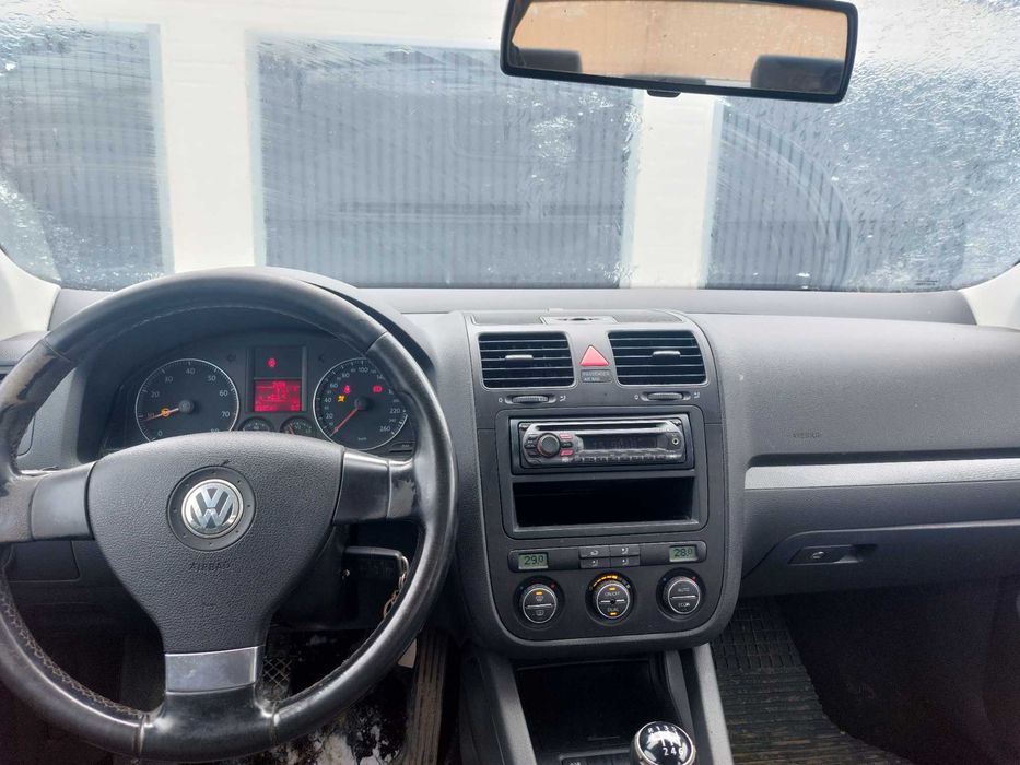 Portiere stanga - Orice piese volkswagen jetta motor 1.6 FSI BLF 6 tr