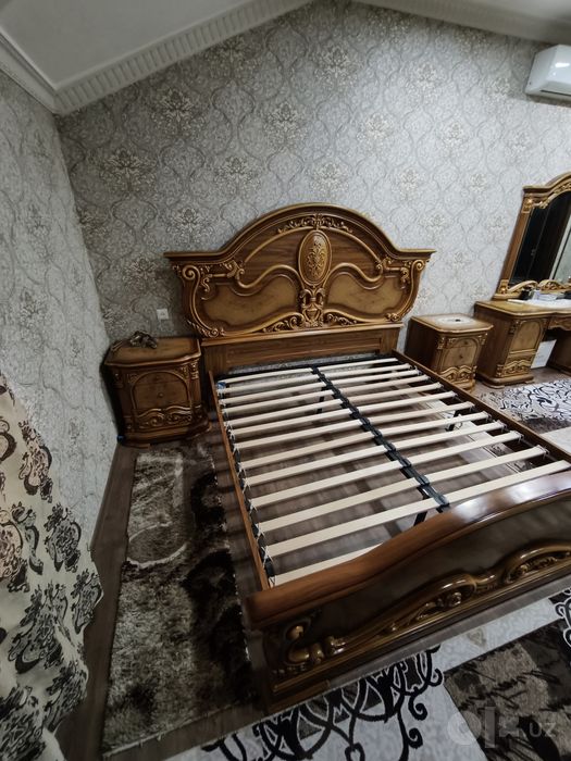 Роскошный китайский спальный гарнитур (полный комплект, 6 предметов)