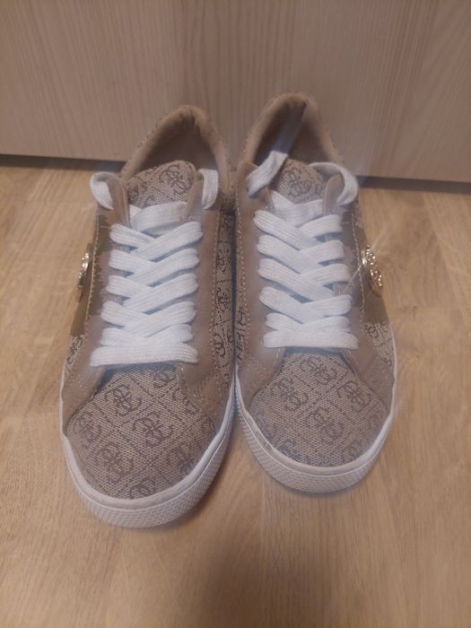 Дамски кецове GUESS