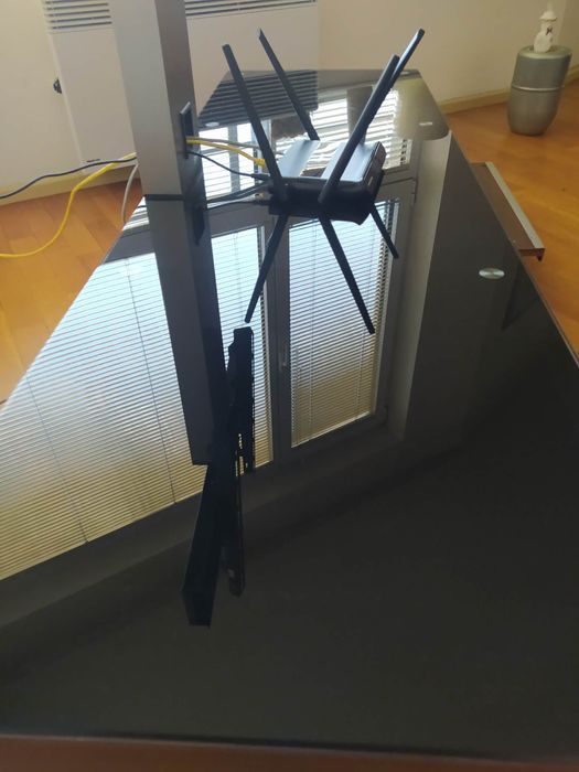 Шкаф за телевизор-Стойка за ТВ