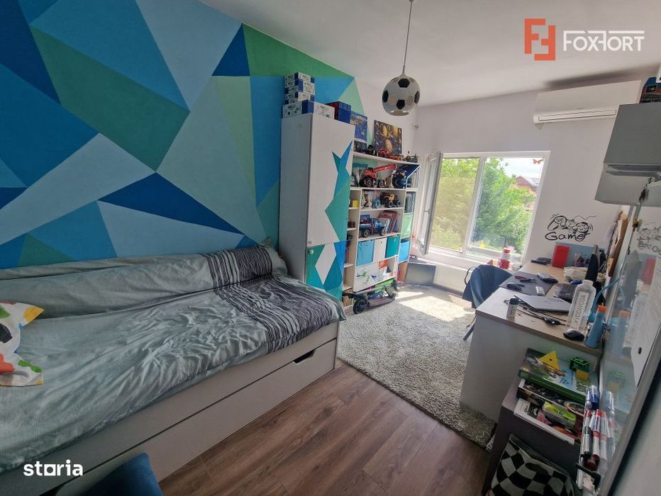 Duplex de vanzare cu 4 camere, cu teren de 303 mp, Ghiroda