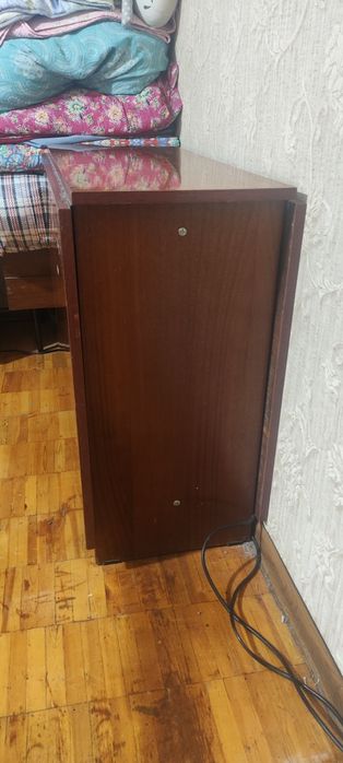Продаётся стол-книжка, б/у