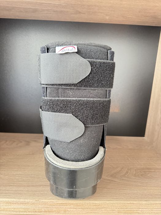 Orteza pentru imobilizarea gleznei Walkerfix AVITAL