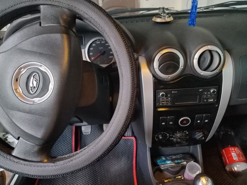 Lada largus cross