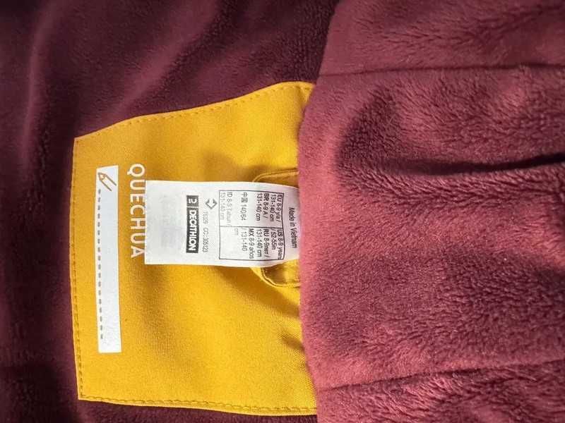 Geaca drumetie copii QUECHUA 8-9 ani 131-140 cm.