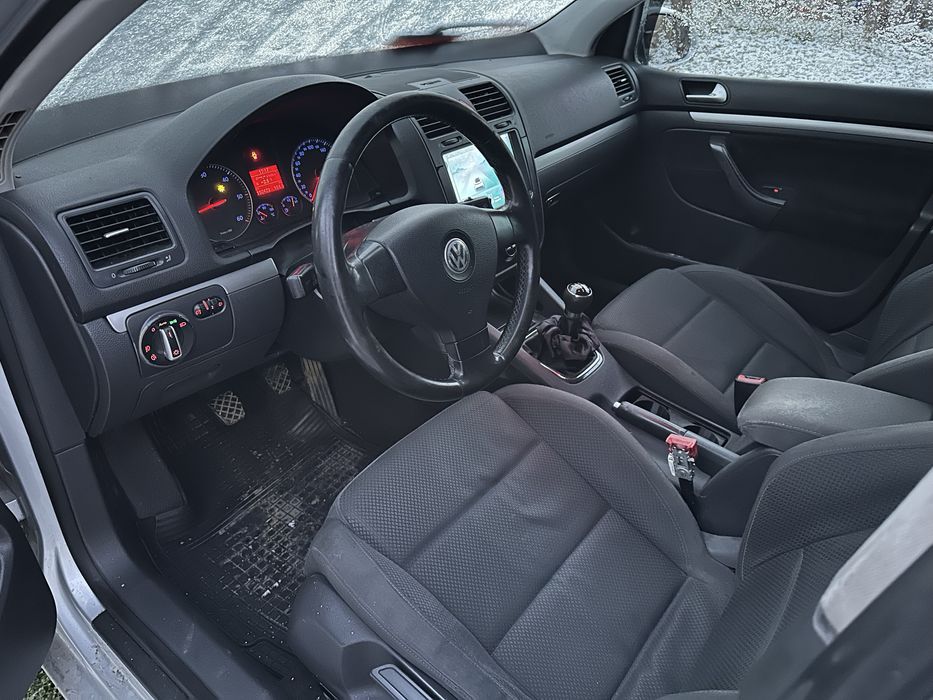 Продава се Голф 5